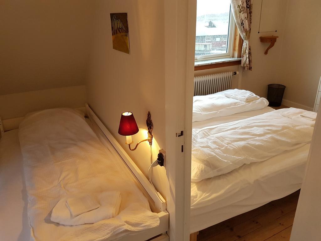 Budget Guesthouse Borgustova Vestmanna Exteriör bild
