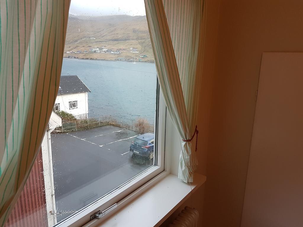 Budget Guesthouse Borgustova Vestmanna Exteriör bild