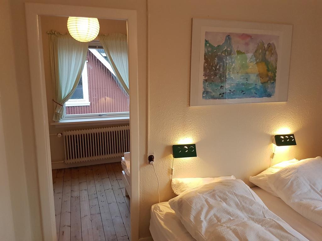 Budget Guesthouse Borgustova Vestmanna Exteriör bild