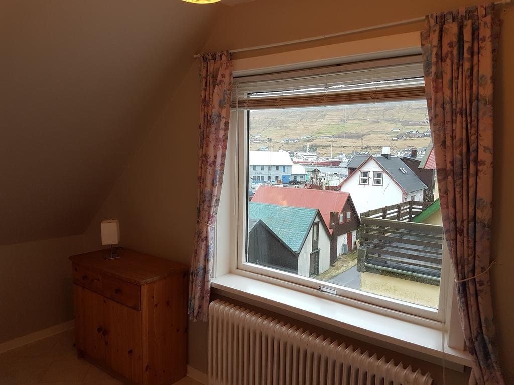 Budget Guesthouse Borgustova Vestmanna Exteriör bild