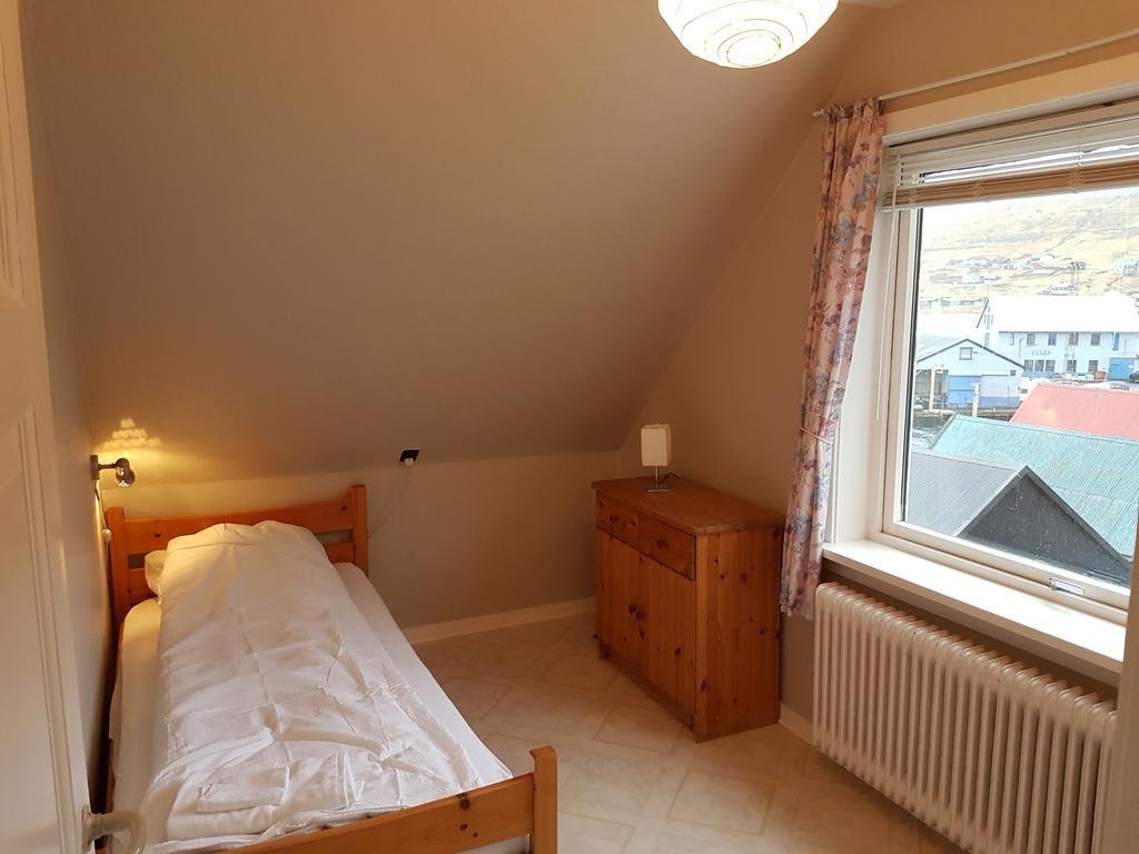 Budget Guesthouse Borgustova Vestmanna Exteriör bild