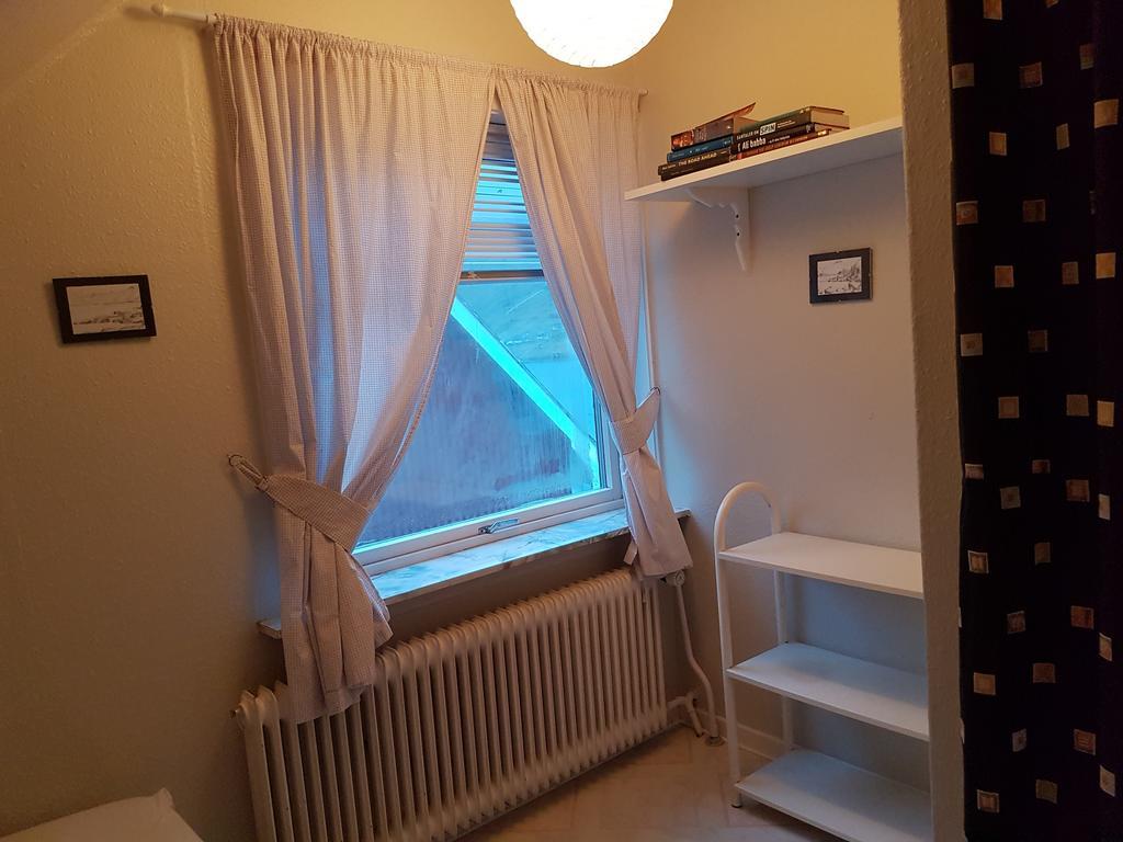 Budget Guesthouse Borgustova Vestmanna Exteriör bild