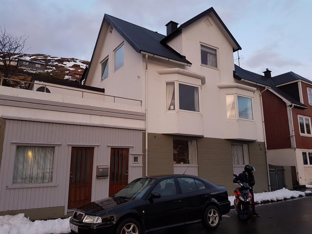 Budget Guesthouse Borgustova Vestmanna Exteriör bild