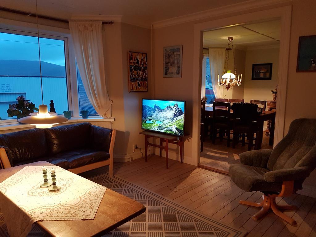 Budget Guesthouse Borgustova Vestmanna Exteriör bild
