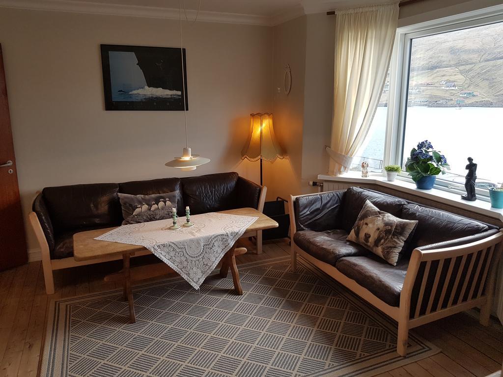 Budget Guesthouse Borgustova Vestmanna Exteriör bild