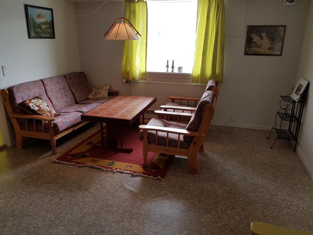 Budget Guesthouse Borgustova Vestmanna Exteriör bild