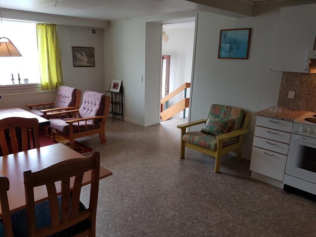 Budget Guesthouse Borgustova Vestmanna Exteriör bild